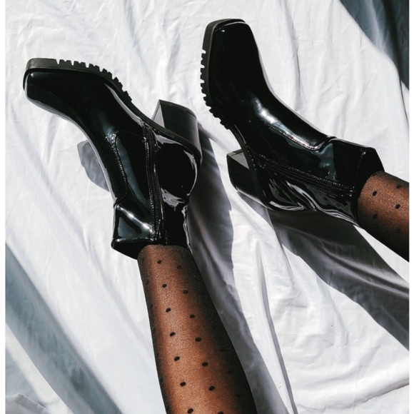 ๐๏ธSleigh Ride collection// Black Bootie - Picture 3 of 8